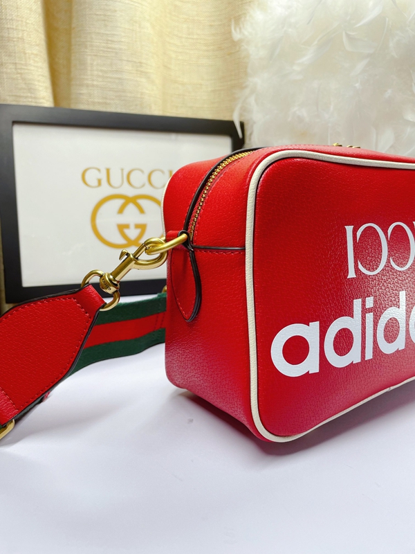 激安グッチバッグコピー角部分ディテール